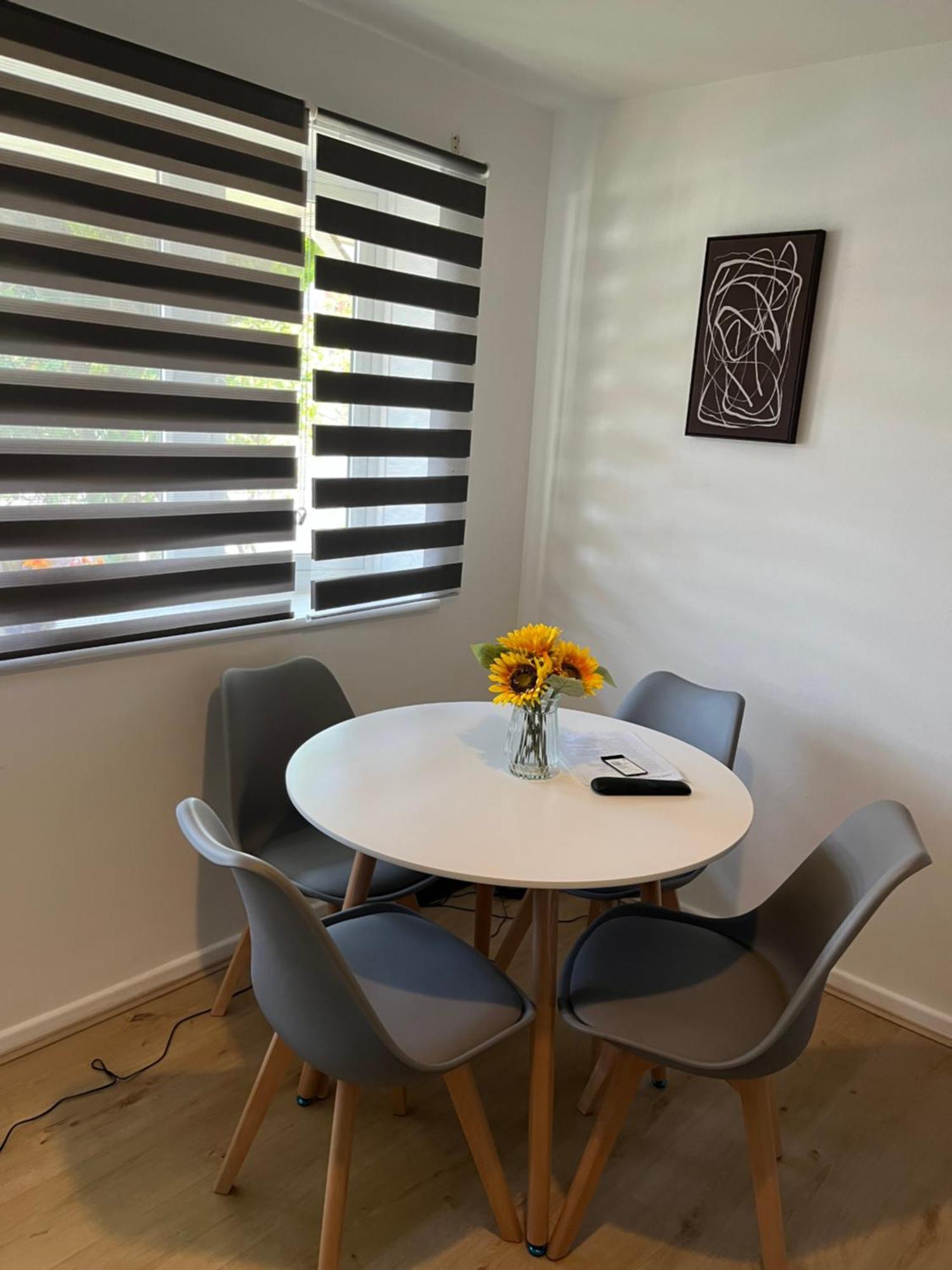 Kettering Service Accomodation 2Brh Freeparking Wifi Smart Tv Tea & Coffee Экстерьер фото